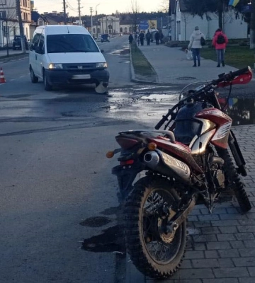 У ДТП на Львівщині внаслідок зіткнення з автомобілем постраждав мотоцикліст (ФОТО)