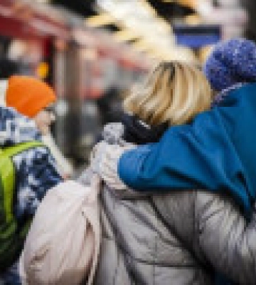 США продлили срок годичного пребывания для беженцев из Украины - AP