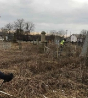 У Корці упорядковують польське кладовище