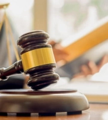 У Костополі посадовицю судитимуть за шахрайство з оплатою адмінпослуг