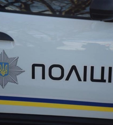 В центрі Одеси компанія підлітків накинулася на молоду пару