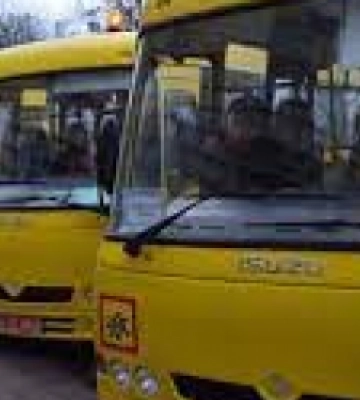 Ключове за добу: ще десяток громад Львівщини отримали нові шкільні автобуси