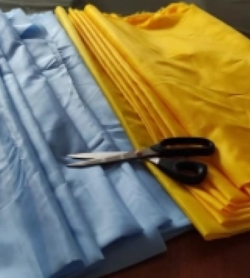 За кошти юної жительки із Корця закупили тканину на прапори для військових