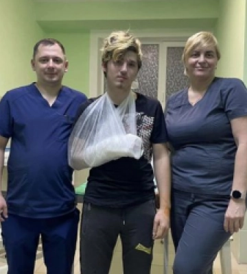 У Львові лікують підлітка, якого витягнули з-під завалів у Бахмуті