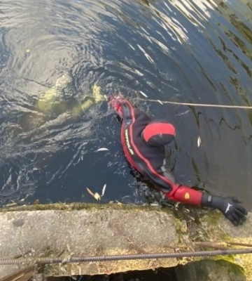 На Полтавщині рятувальники знайшли тіло загиблої у водоймі жінки