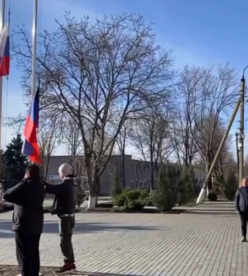 У Маріуполі школярів примушують стояти на &quot;патріотичних&quot; лінійках