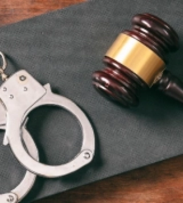 Волинського підприємця підозрюють у привласненні бюджетних коштів на ремонті укриття в лікарні у Колках