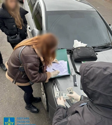 На Одещині затримали чиновника, який за хабарі обіцяв не створювати штучних перешкод для бізнесу, - ФОТО