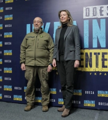 Нідерланди передадуть Україні системи знешкодження мін — міністерка оборони в Одесі
