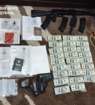 $9000 за &quot;белый&quot; билет: чиновника Минобороны поймали на незаконной переправке мужчин за границу