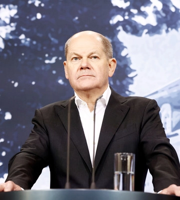 Путін має відмовитися від свого божевільного плану та вивести війська з території України – Шольц