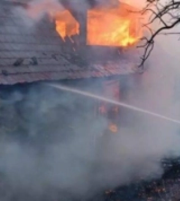 На Мукачівщині горіла надвірна споруда