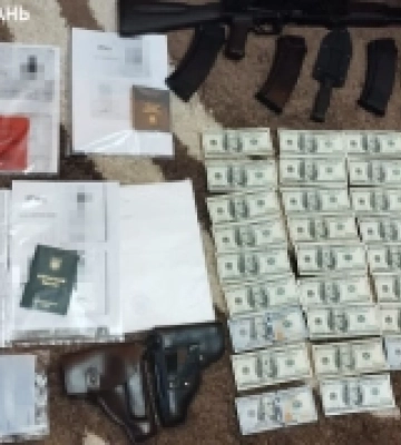 ДБР затримало посадовця Міноборони України, який за хабарі переправляв військовозобов’язаних за кордон