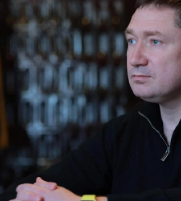 Повітряні тривоги, авто для військових та евакуація переселенців: головне за добу на Львівщині