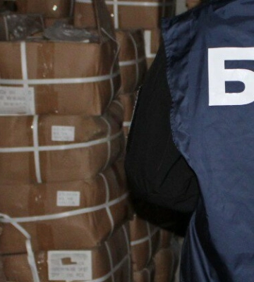 На митному посту Одещини знайшли пляшок для підробної парфумерії на понад мільйон гривень — БЕБ