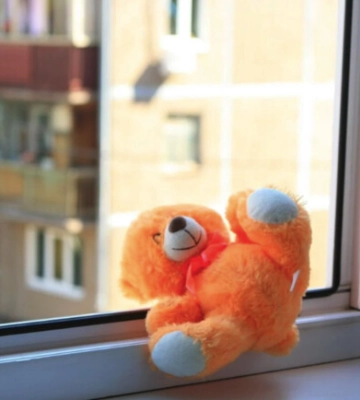 В Запорожье 6-летний мальчик выпал из окна