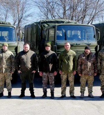 Прохідні, потужні та підходять для спецзавдань: Дніпро відправив на фронт чергову партію вантажівок