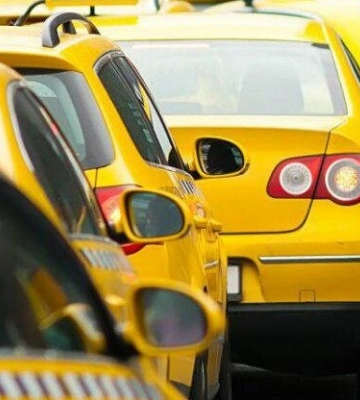 В Одесі дівчина пограбувала таксиста