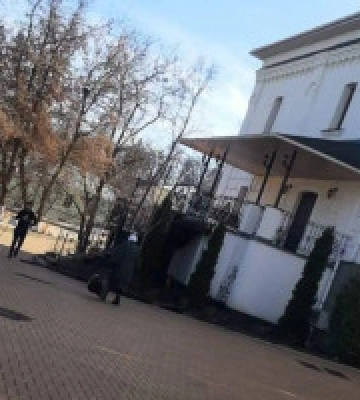 Найвпливовіший митрополит московської церкви Паканіч вивозить майно з Лаври (відео)