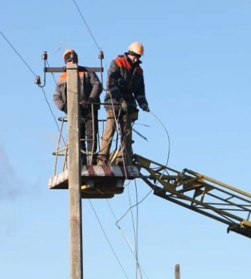 До ще одного деокупованого села на Ізюмщині повернули світло