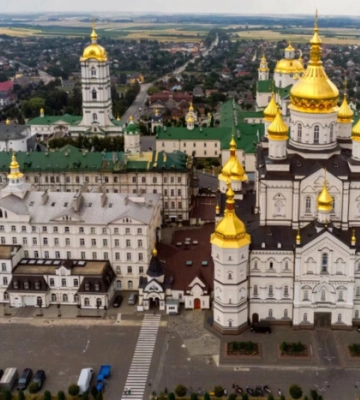 Чому держава не забирає Почаївську лавру у Московського патріархату? Коментар директора заповідника