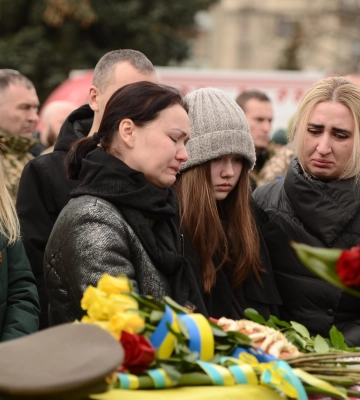 Рівняни попрощалися з полковником, в якого зупинилося серце
