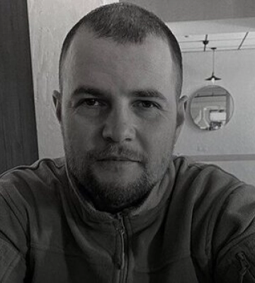 В Хмельницком попрощались с погибшим под Соледаром детским футбольным тренером Александром Коротуном. ФОТО
