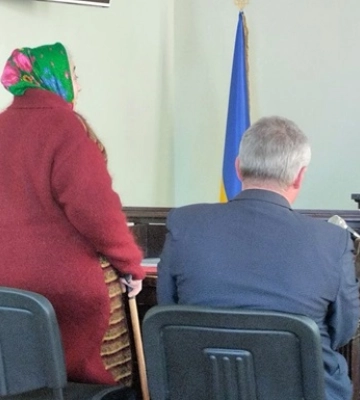 Лікарі забули інструмент у тілі жінки: вінничанка відсудила 400 тисяч гривень компенсації