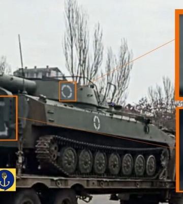 У Маріуполі помітили військову техніку росіян з новими позначками