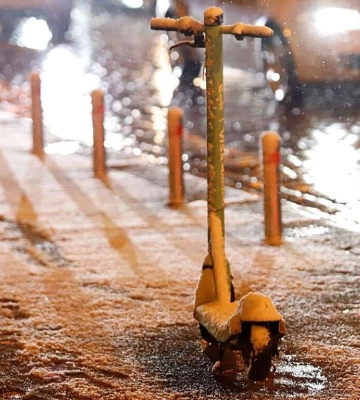 Синоптичний прогноз про холод і сніг справдився. Яка погода буде в Дніпрі 16 березня (Відео)