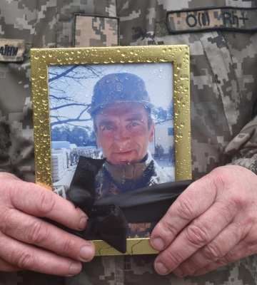 На Волині попрощалися з військовим Віталієм Дишком