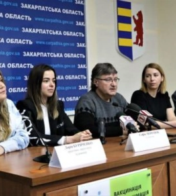 В обласному центрі Закарпаття відкриють благодійну виставку художниці з Харкова