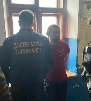 У львівському ритуальному бюро знайшли зброю і наркотики