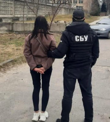 Російську агентку, яка розвідувала локації підприємств оборонпрому на Кіровоградщині, затримала СБУ