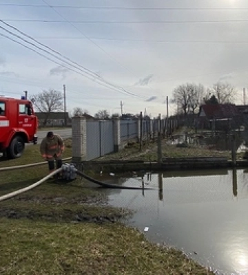 З городів волинян відкачали понад 600 кубів води 