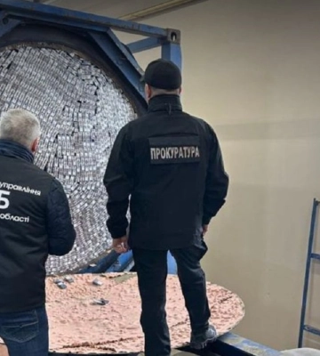 Контрафакт для Британии: на границе разоблачили партию сигарет почти на 8 млн грн