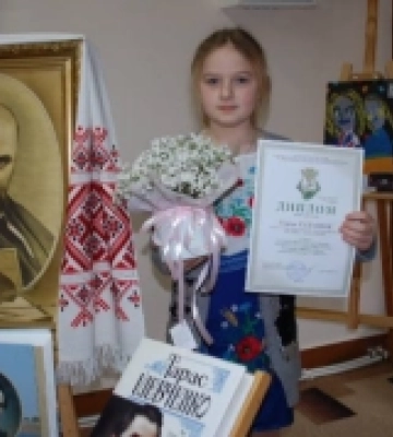 Юна декламаторка з Острога посіла призові місця на двох обласних конкурсах