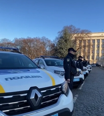 На Закарпатті поліцейські отримали сім автомобілів