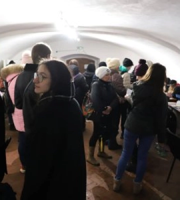 Допомога переселенцям в Ужгороді: волонтери «Совиного» продовжують благодійну діяльність