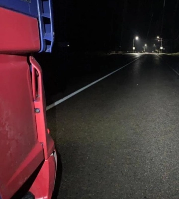 Неподалік Львова вантажівка збила на смерть пішохода
