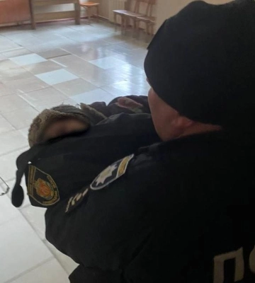 Шукали майже добу: дворічну дитину, яка загубилася на Кіровоградщині, розшукали за кілька кілометрів від дому