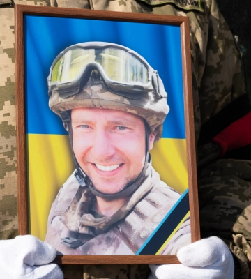 В Ужгороді попрощалися із загиблим захисником Сергієм Митропольським