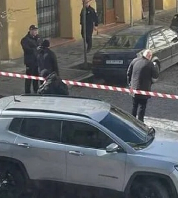У Чернівцях чоловік намагався пронести гранату до залу суду