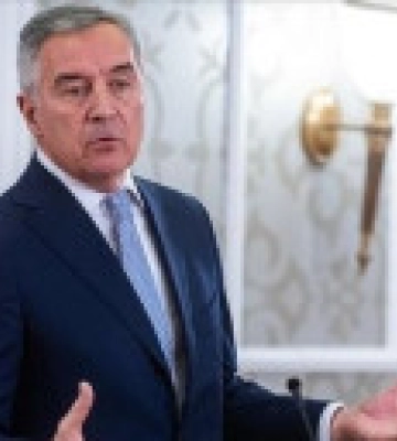 Черногория проведет досрочные парламентские выборы 11 июня