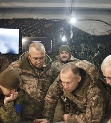 Бої йдуть на півночі, сході та півдні Бахмута — генерал Сирський