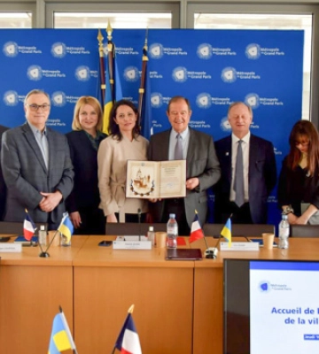Париж виділив додаткові кошти на відновлення та розвиток Києва