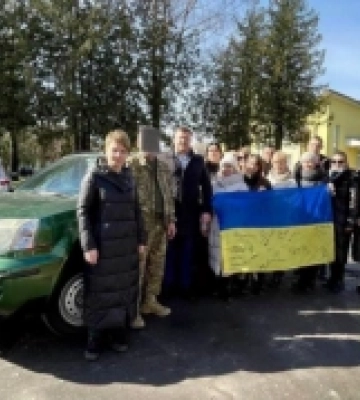 На Волині працівники культури та виконавчого комітету передали ще один автомобіль військовим