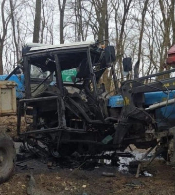 Поблизу Чернігова на протитанковій міні підірвався трактор із причепом