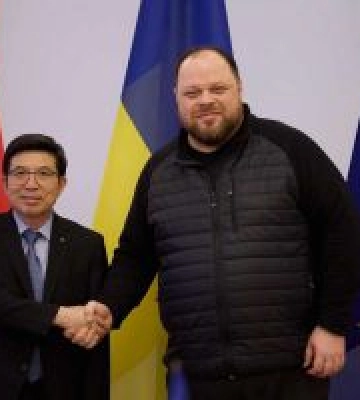 Руслан Стефанчук зустрівся з Надзвичайним і Повноважним Послом Китайської Народної Республіки в Україні Фанєм Сяньжуном
