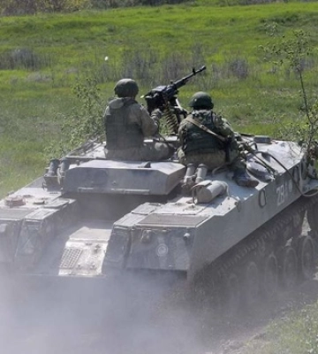 На Луганщині росіяни мародерять у селах під приводом пошуку диверсантів